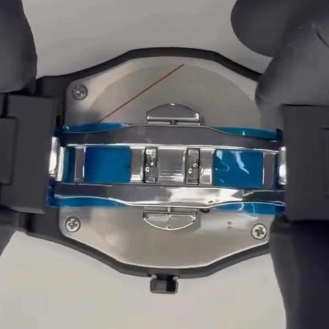 ایک واچ خریدیں دوسری اس کے ساتھ فری حاصل کریں  Buy 1 get 1 free